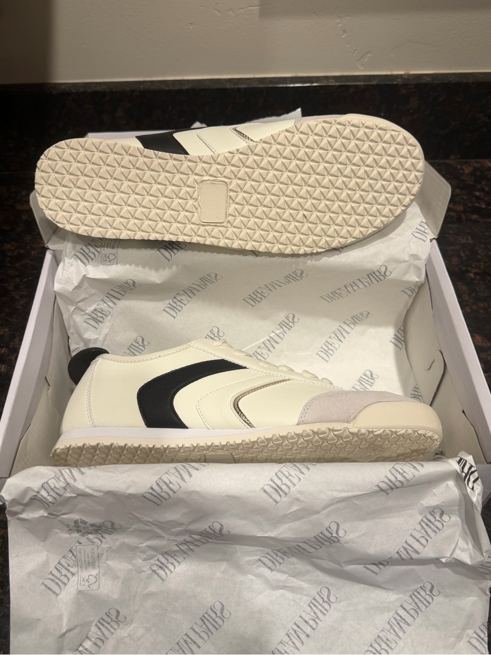 Women’s Cream, Beige, Black Low-Top Sneakers size 10. New in box
